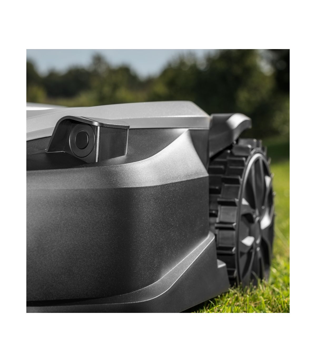 Vernetzter Mähroboter für 1600 m², steuerbar per Mobil-App – TEXAS TMX1600